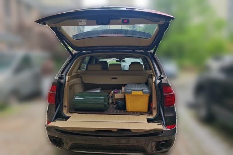 Used BMW X5 2013 xDrive35i U.S. specification Trunk
