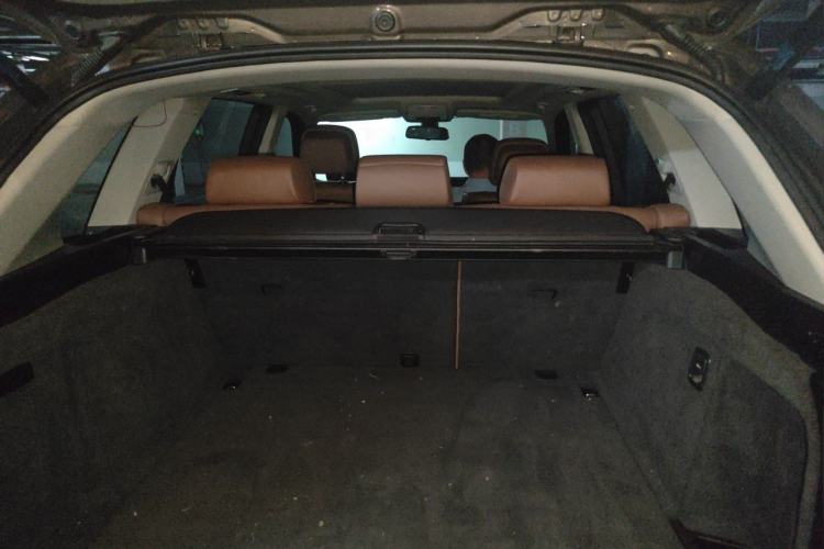 Used BMW X5 2013 xDrive35i U.S. specification Trunk