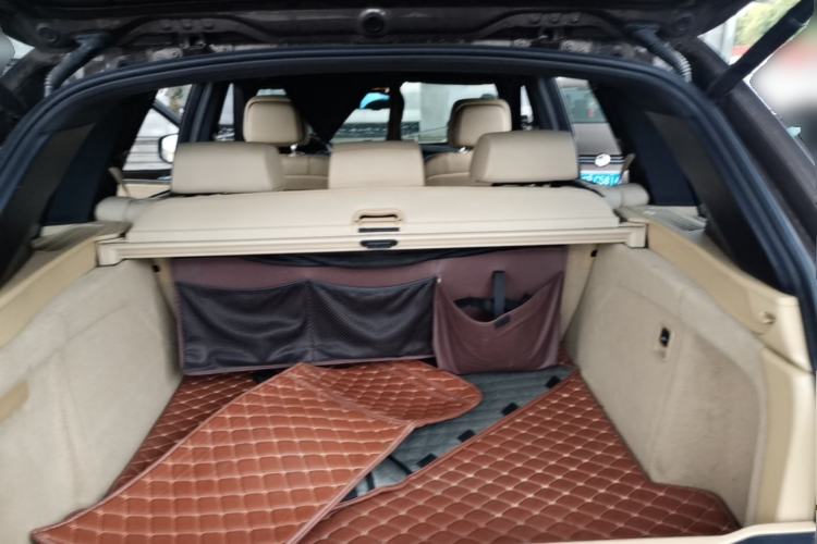 Used BMW X5 2013 xDrive35i Leading Model Trunk