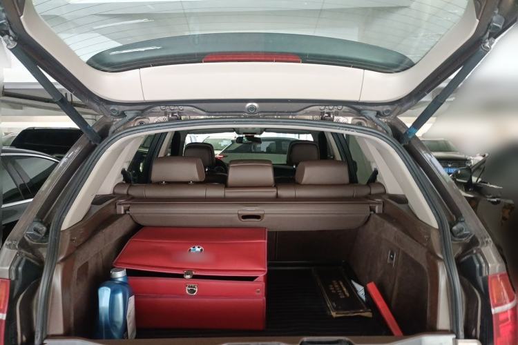Used BMW X5 2013 xDrive35i Leading Model Trunk