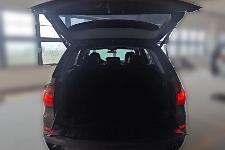 Used BMW X5 2013 xDrive35i Leading Model Trunk