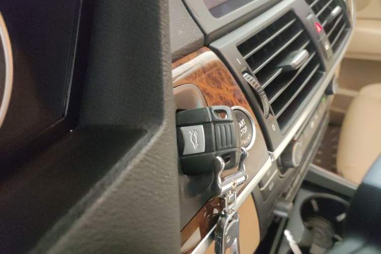 Used BMW X5 2013 xDrive35i Leading Model Vehicle Key
