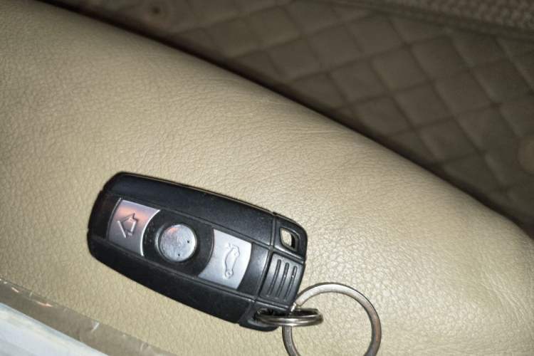 Used BMW X5 2013 xDrive35i Luxury Edition Vehicle Key
