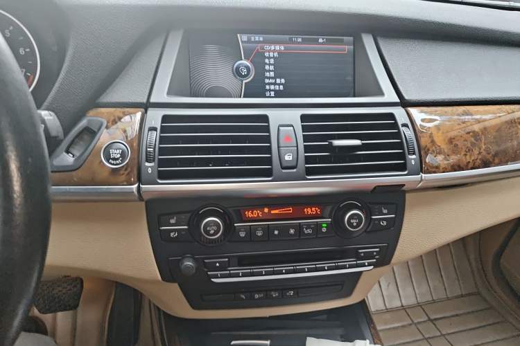 Used BMW X5 2013 xDrive35i Luxury Model Audio And AC Panel
