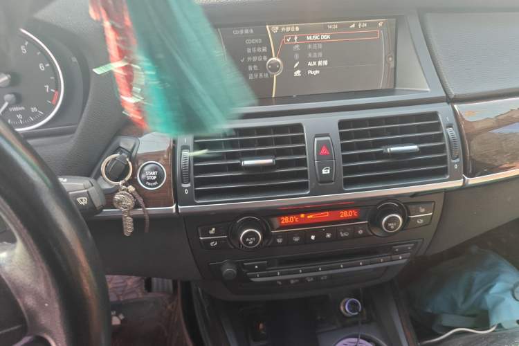 Used BMW X5 2013 xDrive35i Luxury Edition Audio And AC Panel