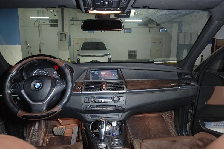 Used BMW X5 2013 xDrive35i Leading Model Center Console
