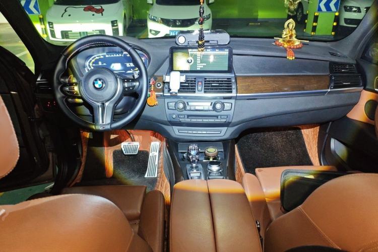 Used BMW X5  Center Console