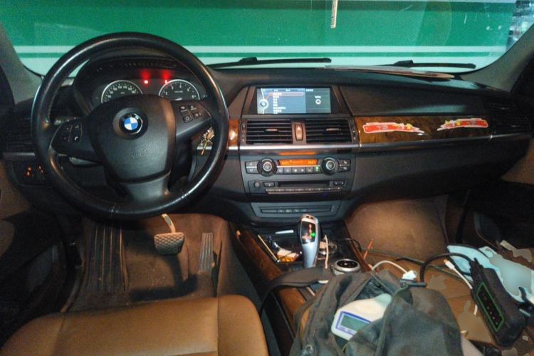 Used BMW X5 2013 xDrive35i Leading Model Center Console