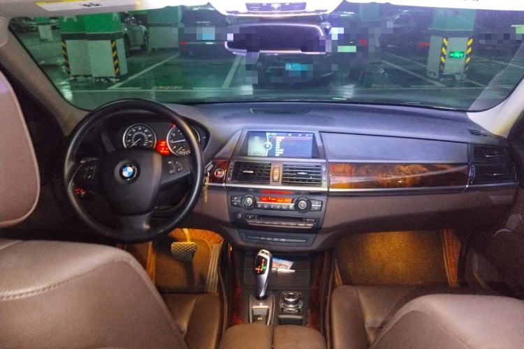 Used BMW X5 2013 xDrive35i Middle East version Center Console