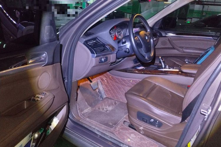 Used BMW X5 2013 xDrive35i Middle East version Driver Seat