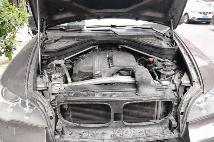 Used BMW X5 2013 xDrive35i Leading Model Engine Bay
