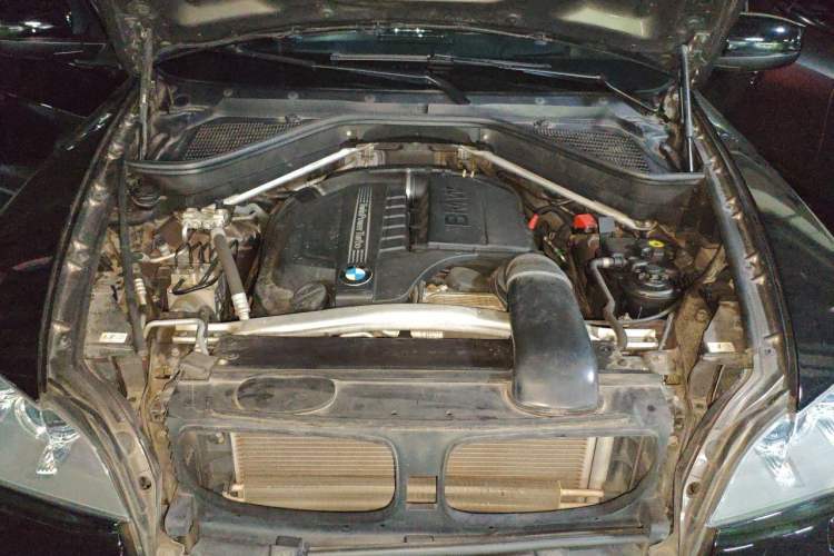 Used BMW X5  Engine Bay
