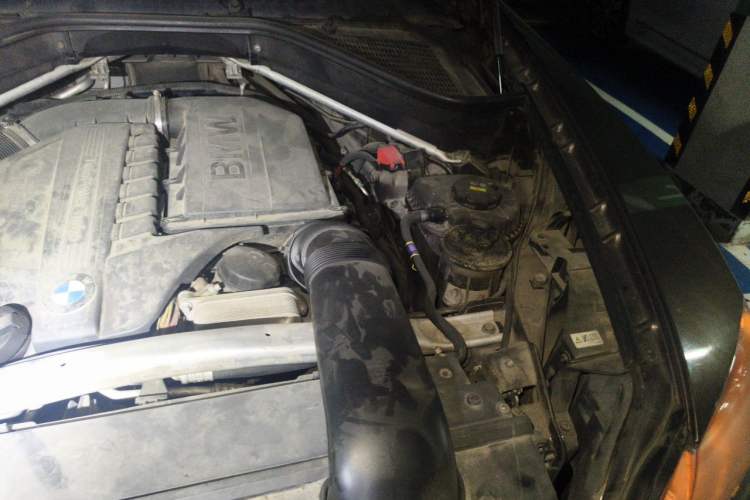 Used BMW X5 2013 xDrive35i Leading Model Engine Bay Left