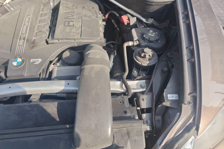 Used BMW X5 2013 xDrive35i Luxury Edition Engine Bay Left