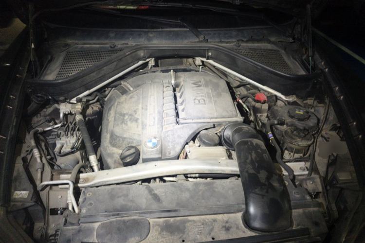 Used BMW X5 2013 xDrive35i Leading Model Engine Bay