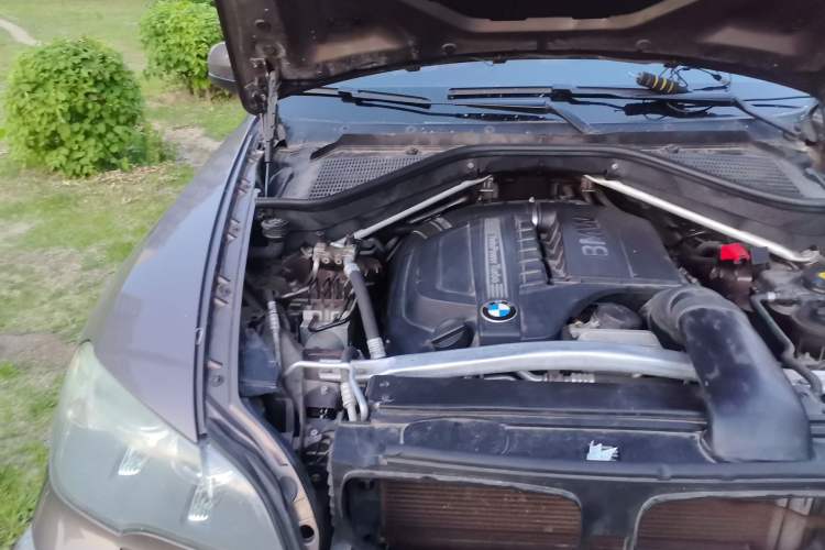 Used BMW X5 2013 xDrive35i Leading Model Engine Bay Right
