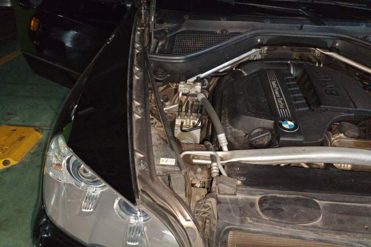 Used BMW X5  Engine Bay Right
