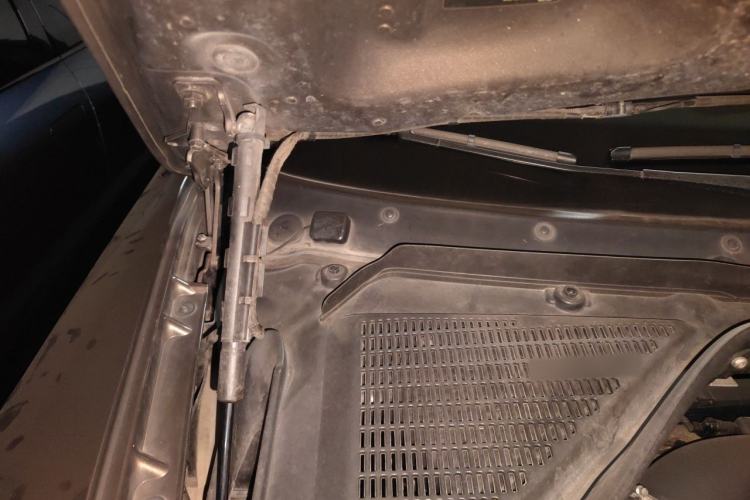Used BMW X5 2013 xDrive35i Leading Model Engine Bay Right