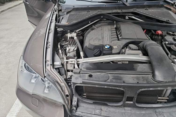 Used BMW X5 2013 xDrive35i Luxury Model Engine Bay Right