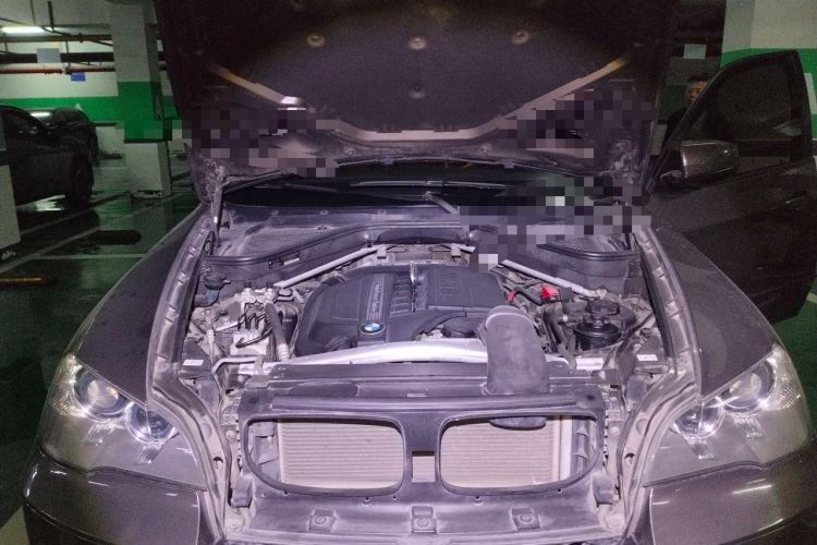 Used BMW X5 2013 xDrive35i Middle East version Engine Bay