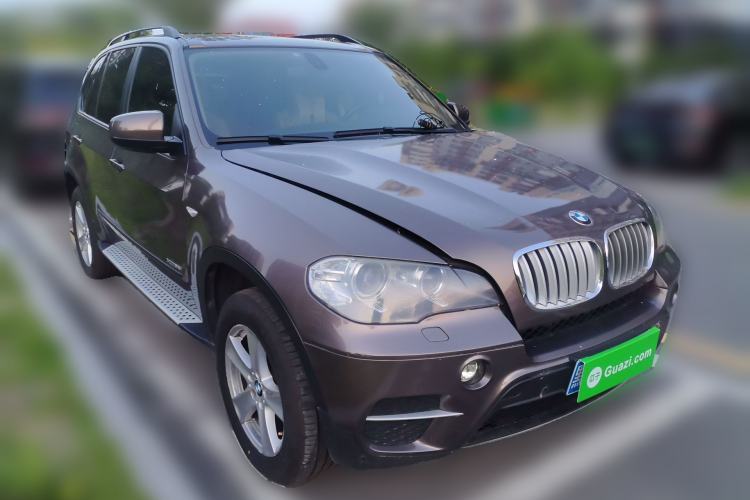 Used BMW X5 2013 xDrive35i Leading Model Front Right 45 Deg