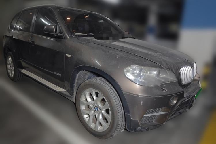 Used BMW X5 2013 xDrive35i Leading Model Front Right 45 Deg