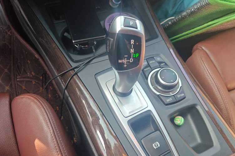 Used BMW X5 2013 xDrive35i Luxury Edition Gear Lever