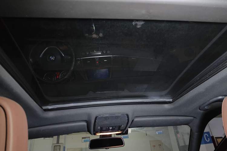 Used BMW X5 2013 xDrive35i Leading Model Headliner