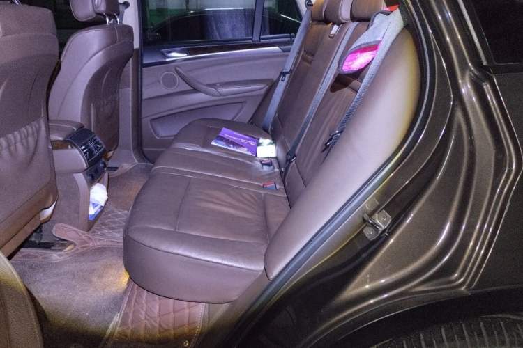 Used BMW X5 2013 xDrive35i Middle East version Left Rear Seat