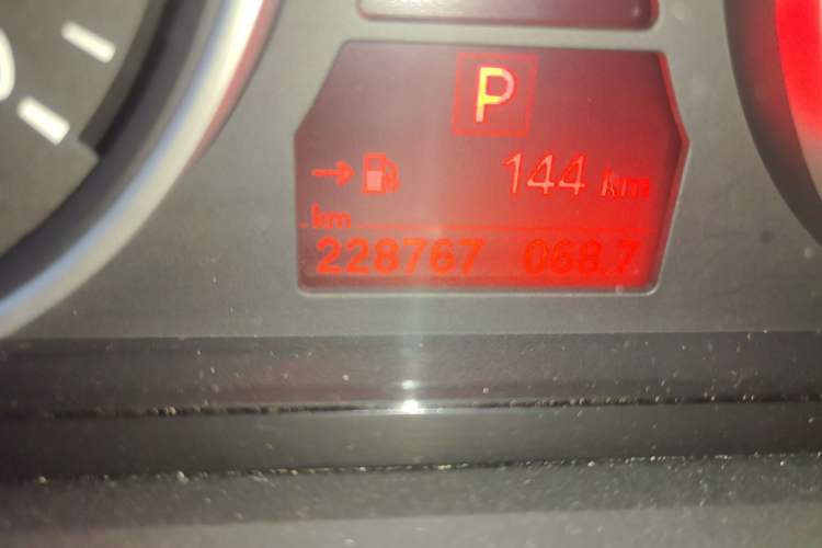 Used BMW X5 2013 xDrive35i Leading Model Odometer Close Up
