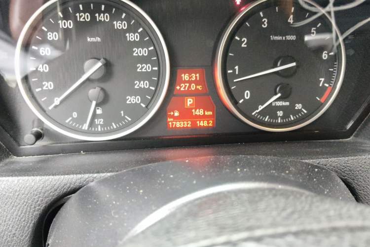 Used BMW X5 2013 xDrive35i Leading Model Odometer Close Up