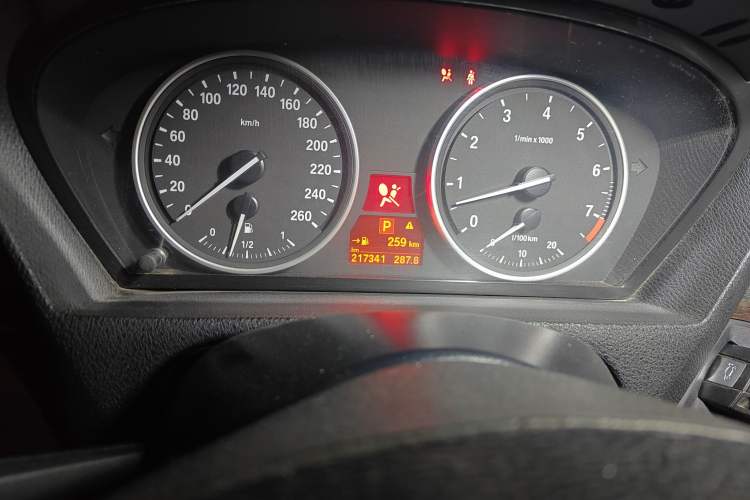 Used BMW X5 2013 xDrive35i Leading Model Odometer Close Up