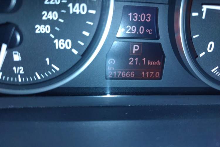 Used BMW X5 2013 xDrive35i Leading Model Odometer Close Up