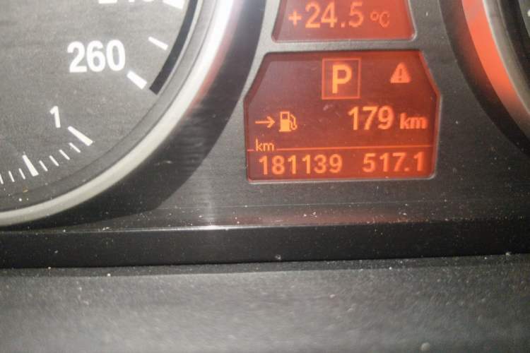 Used BMW X5 2013 xDrive35i Leading Model Odometer Close Up