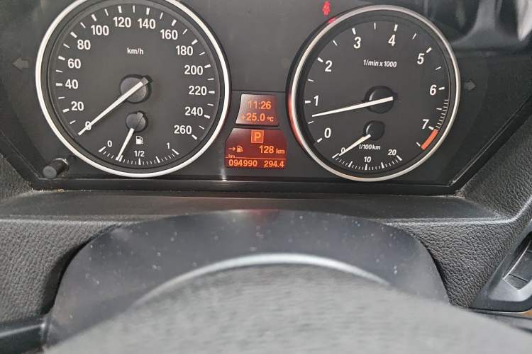 Used BMW X5 2013 xDrive35i Luxury Model Odometer Close Up