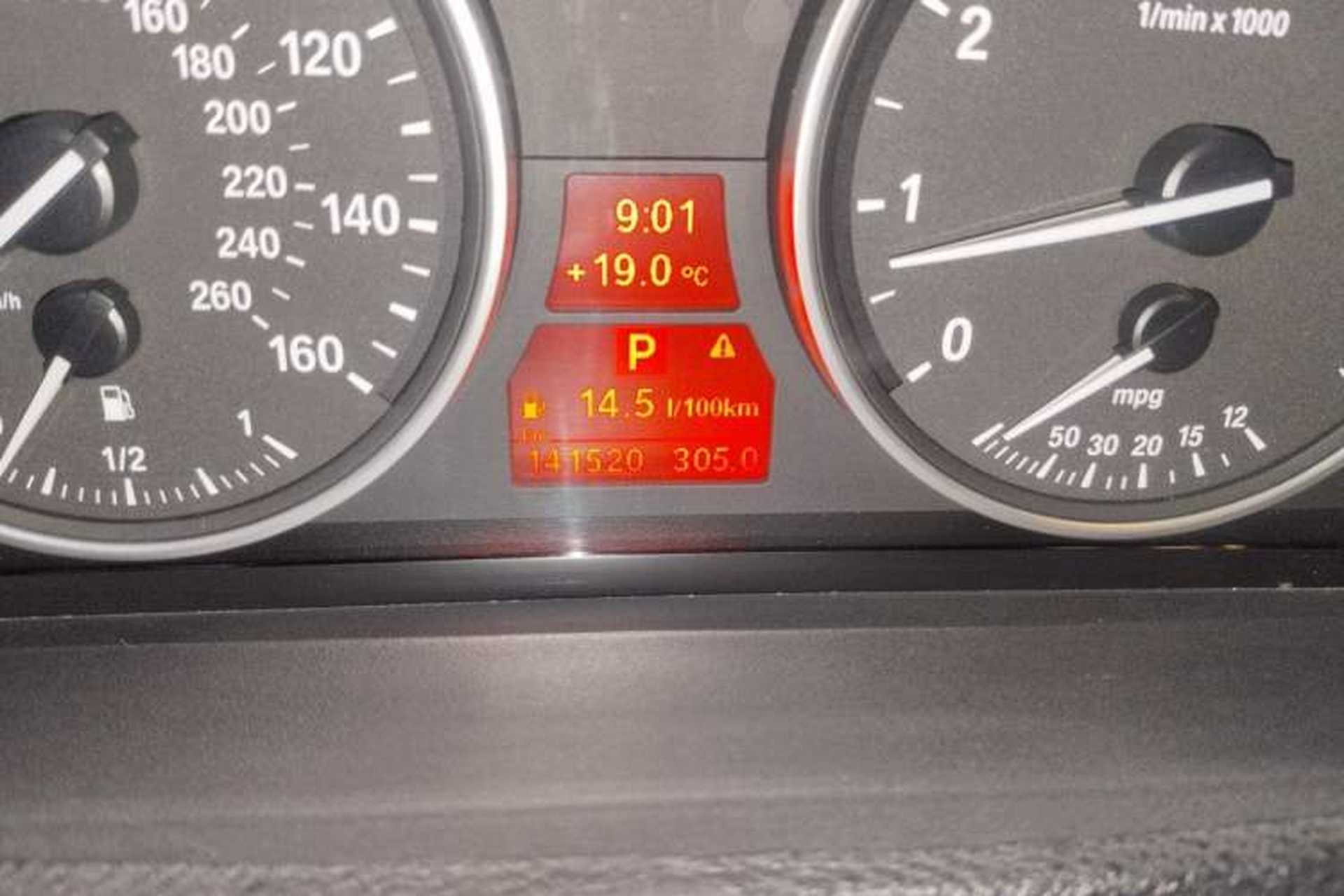 Used BMW X5 2013 xDrive35i Middle East version Odometer Close Up