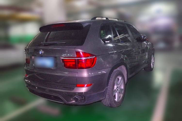 Used BMW X5 2013 xDrive35i Middle East version Rear Right 45 Deg