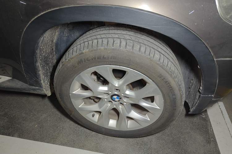 Used BMW X5 2013 xDrive35i Leading Model Right Front Wheel Hub