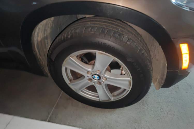 Used BMW X5 2013 xDrive35i Leading Model Right Front Wheel Hub