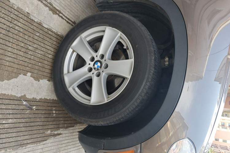 Used BMW X5 2013 xDrive35i Leading Model Right Front Wheel Hub