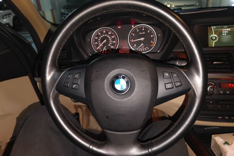Used BMW X5 2013 xDrive35i Leading Model Steering Wheel