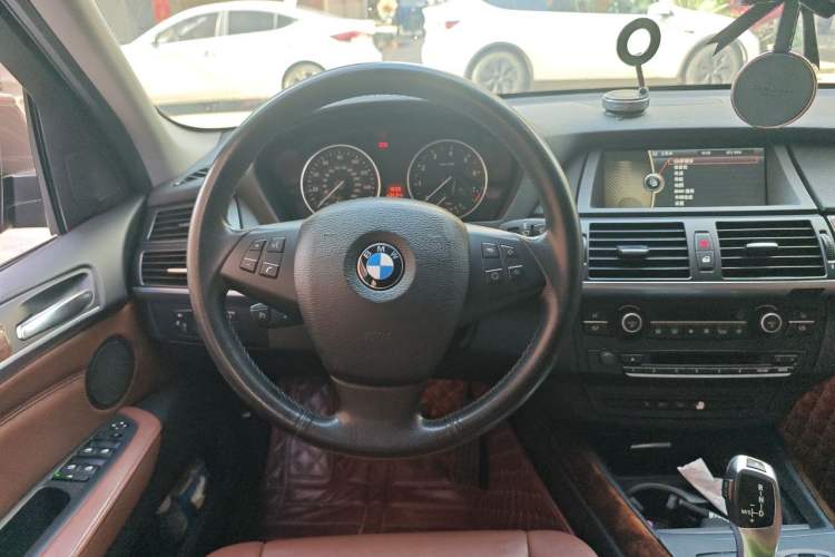 Used BMW X5 2013 xDrive35i Leading Model Steering Wheel