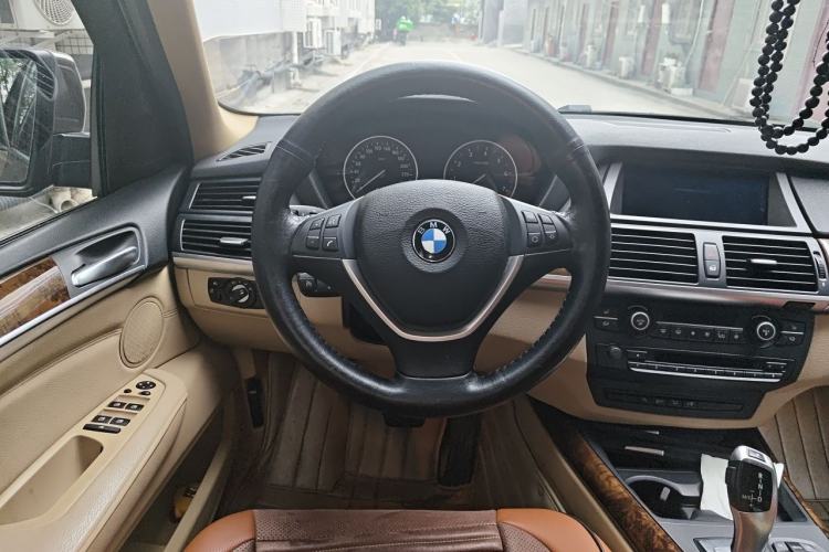 Used BMW X5 2013 xDrive35i Luxury Model Steering Wheel