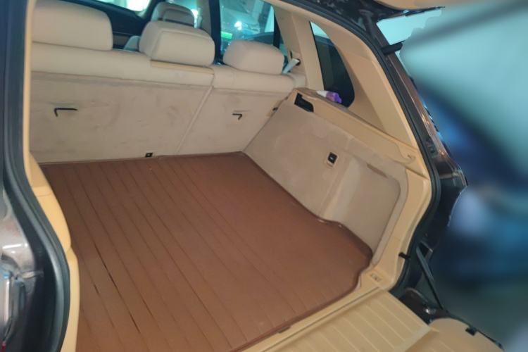Used BMW X5 2013 xDrive35i Leading Model Trunk