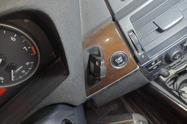 Used BMW X5 2013 xDrive35i Leading Model Vehicle Key