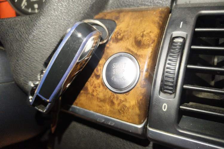Used BMW X5 2013 xDrive35i Leading Model Vehicle Key