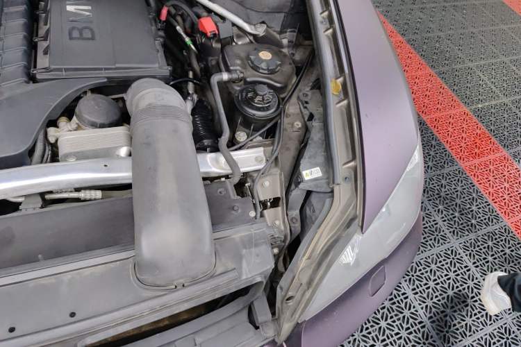 Used BMW X5 2013 xDrive35i Luxury Model Engine Bay Left