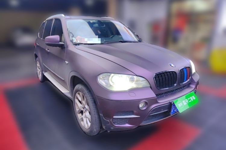 Used BMW X5 2013 xDrive35i Luxury Model Front Right 45 Deg