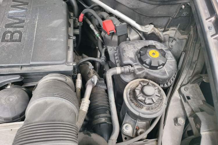 Used BMW X5 2013 xDrive35i Luxury Edition Engine Bay Left