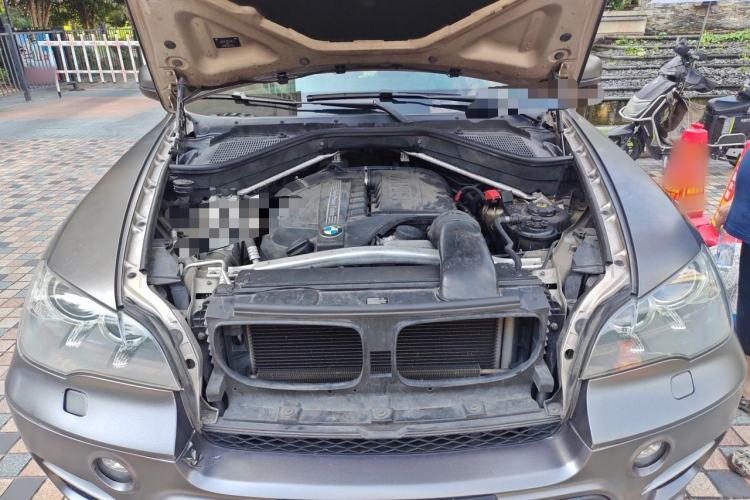 Used BMW X5 2013 xDrive35i Leading Model Engine Bay